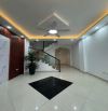 Bán nhà 3 tầng phố Ngô Gia Tự - giá rẻ - gần Ô TÔ tránh - Dt 50m - mt 4.5m
