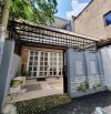 Hạ 350tr bán gấp nhà đẹp, DT khủng ngay chợ Xóm Mới, Gò Vấp :nhỉnh 70tr/m