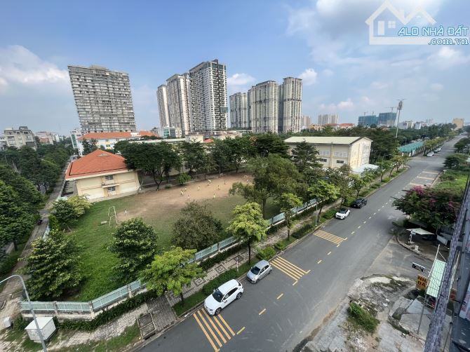 Khan Hiếm Building Nguyễn Văn Kỉnh Quận 2 DT 16x20 Hầm 7L HĐ 500 Triệu Chỉ 150 Tỷ