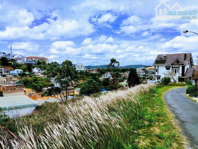 ĐẤT BIỆT THỰ 2 MẶT TIỀN ĐỒI HUY HOÀNG - PHÙ ĐỔNG P8 NGANG 20M 650M2 HƯỚNG ĐN- TB GIÁ 30 TỶ - 2