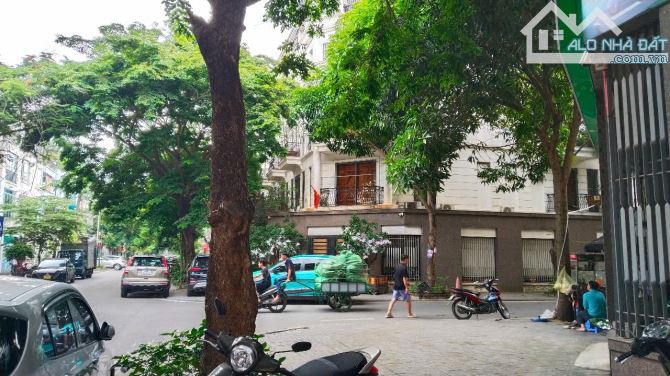 Biệt thự Văn Phú 200m² view công viên – nhà siêu đẹp giá đầu tư