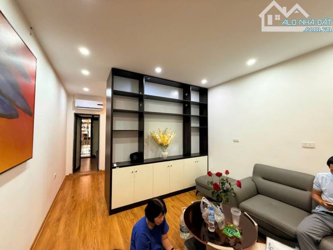 Bán nhà tập thể tầng 2 nhà E Phương Mai, sử dụng 60m2, 2 ngủ giá 3.9 tỷ (còn thương lượng)