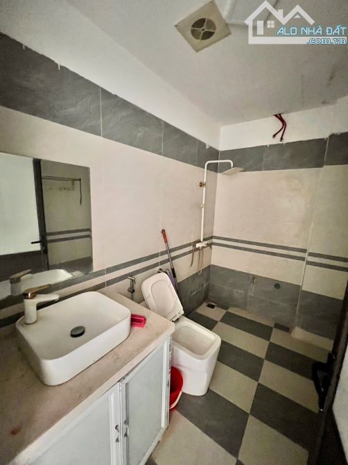 YÊN NGHĨA NHÀ CỰC ĐẸP, Ô TÔ VF3 ĐỖ CỬA - 3T 4 NGỦ NHÀ RỘNG,2 MẶT , TẶNG FULL NỘI THẤT