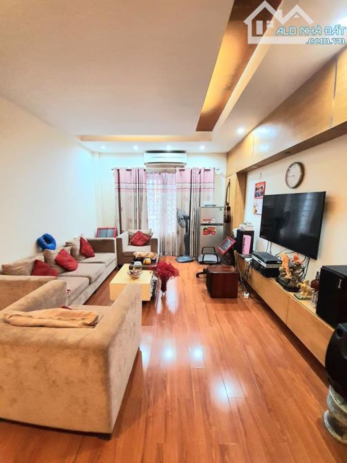 NHÀ TRẦN THÁI TÔNG – 33m2 x 4 TẦNG – GẦN HV BÁO CHÍ - GIÁ CHỈ 6 TỶ