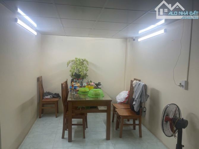 Mình có nhà ở Hoàng Mai , Trần Phú  yên  lương  45,5 M x2t  giá bán 2,6 tỷ