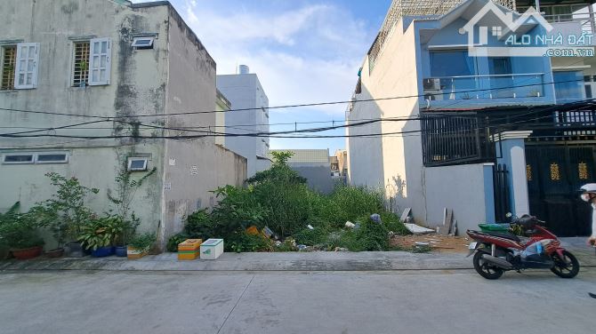 Đất biệt thự 8x22 giá 50 tr/m2 lê văn lương phước kiển
