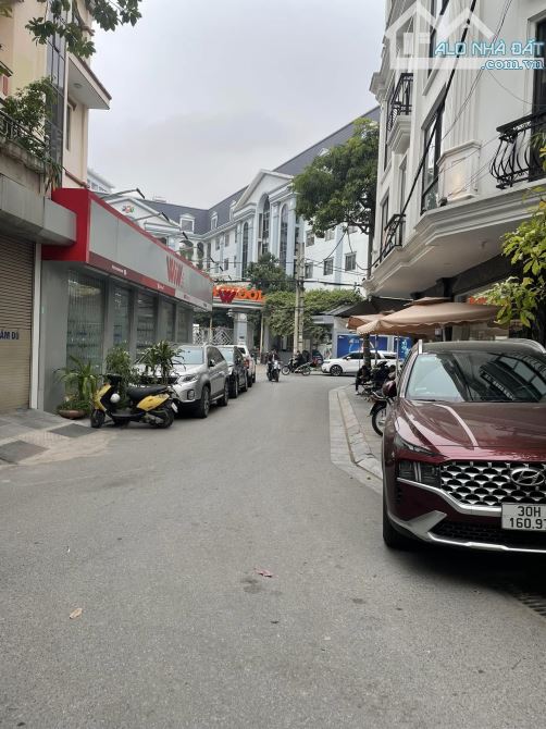 Chính chủ bán nhà 4 tầng phân lô phố Đội Cấn 100m chỉ 26,5 tỷ, ô tô 7 chỗ vào , Ba Đình
