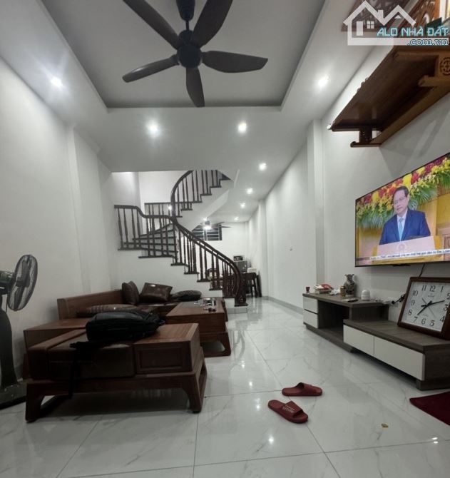 TÂY MỖ, NHÀ ĐẸP - FULL NỘI THẤT - 2THOÁNG - 39M2 - Giá 6.35 Tỷ