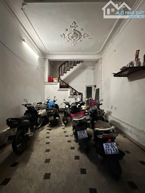 PHÂN LÔ - Ô TÔ VÀO NHÀ - NGÕ THẲNG - GẦN PHỐ - 2 THOÁNG - NGUYỄN CHÍ THANH 5TẦNG 18 tỷ