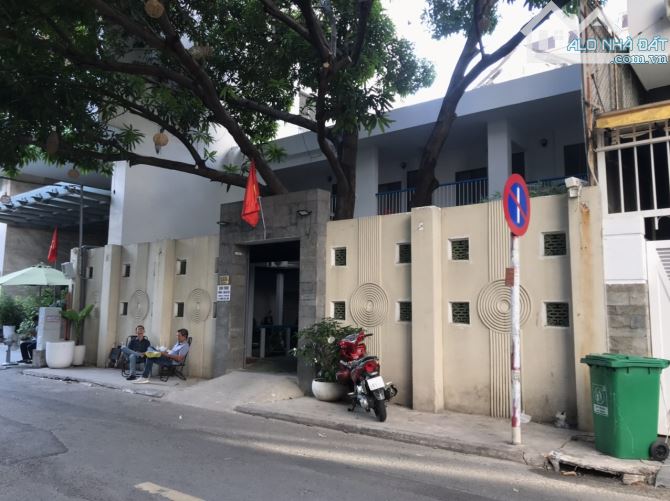Hiếm! Bán nhà đường Phổ Quang quận Tân Bình, DT: 12 x 26m (302m2) giá 55 tỷ TL