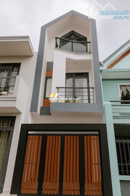 🏡Giá chỉ 5.3 tỷ Bán nhà hẽm Ô tô đường Phan Chu Trinh,p9, Phường Lâm Viên. Sổ riêng XD