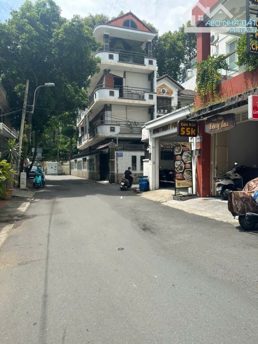 Bán khuôn đất lớn 252 m2 khu biệt thự đường Phổ Quang, P2, Tân Bình. Giá 55 tỷ TL