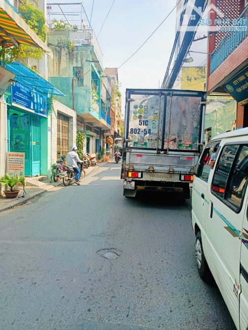 Bán nhà hẻm xe hơi Bùi Thế Mỹ Tân Bình 90m2 Ngang 4.4m 5PN chỉ 7.3 tỷ TL