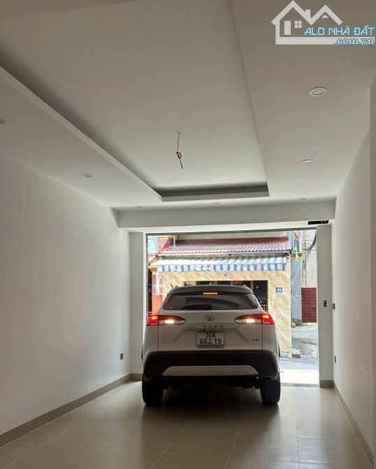 Bán nhà phường Long Biên- hàng xóm siêu Thị Aeon, 81m , 5 tầng thang máy, 14.2 tỷ
