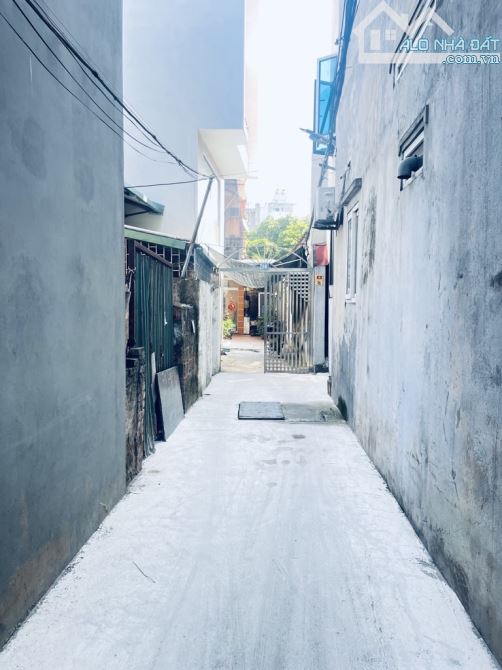 Bán đất tặng nhà 1 tầng Đại Mỗ 52m², mặt tiền 4m, ô tô vào, gần phố, giá 7,6 tỷ