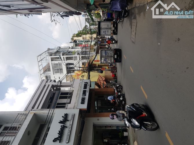 Bán nhà mặt tiền phường Tân Sơn Nhì. Quận Tân Phú, DT:4.5x17m, giá 11 tỷ