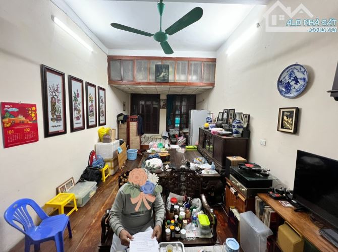Nhà Mặt Phố Cổ Hoàn Kiếm, Ô Tô 2 Chiều, Kinh Doanh Sầm Uất, Sổ Đỏ Chính Chủ, Giá 70 tỷ