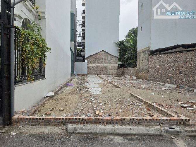 Bán đất phố Ngọc Thụy 120m2- mặt tiền 4.5m- 17 tỷ, ô tô, gần trường Việt Pháp