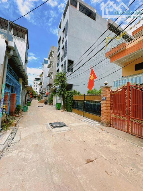 BÁN NHÀ MỸ ĐA ĐÔNG - 2MT TRƯỚC SAU BỀ NGANG 12M BẤT CHẤP XÂY MỌI LOẠI HÌNH DỊCH VỤ  - KV T