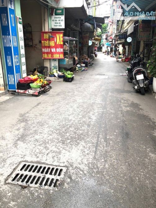 NHÀ ĐẸP NGUYỄN TRÃI - Ô TÔ ĐỖ CỬA - 30M RA MẶT PHỐ - DÂN XÂY 2 THOÁNG