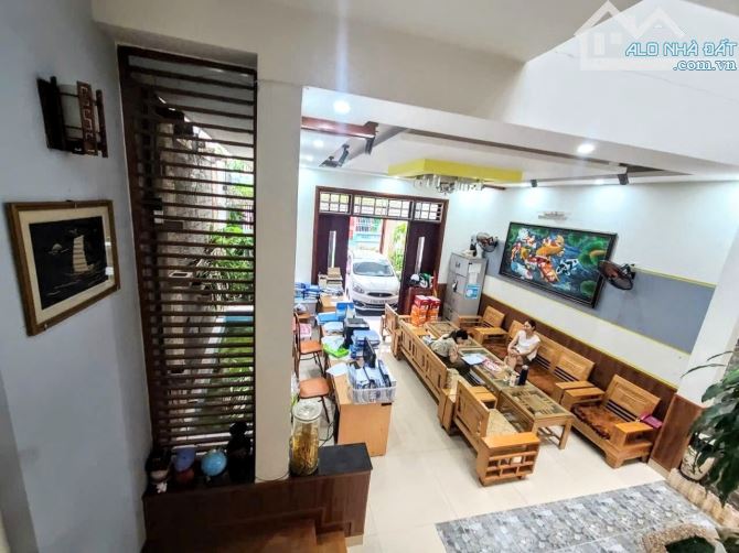 🔥BÁN NHÀ PHỐ-3 TẦNG-ÔNG ÍCH KHIÊM-DIỆN TÍCH KHỦNG-120M2-NGANG 6M-SÂN ĐẬU OTO-12 TỶ X