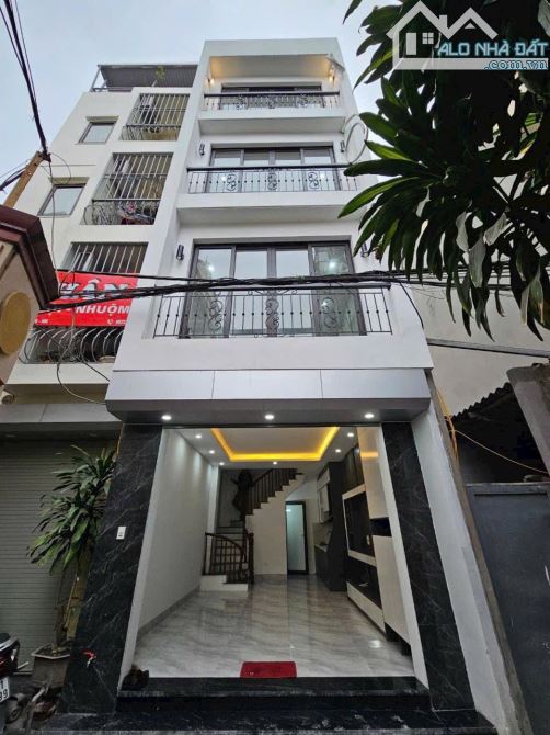 NHÀ ĐẸP NGỌC LÂM - 5TẦNG XÂY KIÊN CỐ - GẦN CẦU CHƯƠNG DƯƠNG, LONG BIÊN - VỊ TRÍ ĐẸP