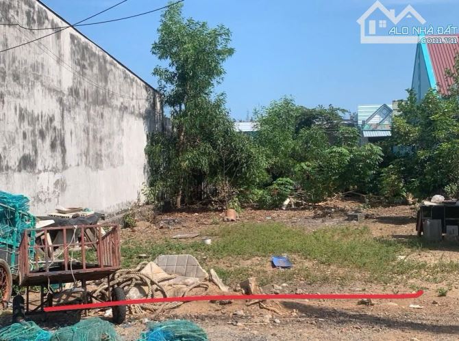 Bán đất gần bãi biển Lộc An ( Xã Phước Hải, TP HCM ) DT 10x20 full thổ cư, giá 2.9 tỷ