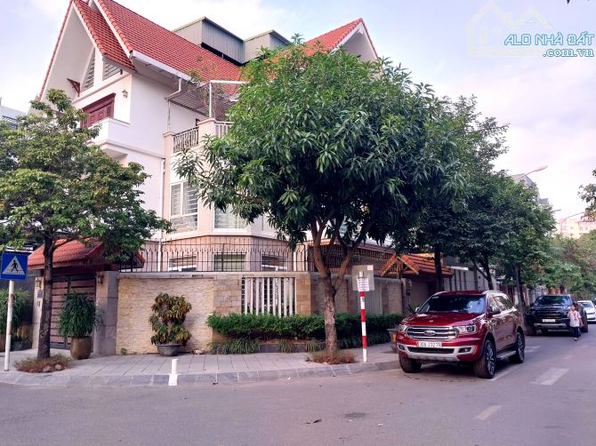 Bán biệt thự tại Đường Trung Văn, Quận Nam Từ Liêm-Lô góc- KD-MT 20m-DT 143m2-4T-34tỉ.