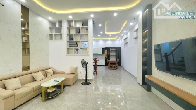 Bán Nhà Đẹp Full Nội Thất, Quận 3, 80m2, 4 Tầng, 5.4m X 15m, Chỉ 11 Tỷ 9