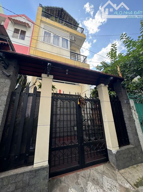 HIẾM, bán nhà 4Tầng (4.3 x 22) - 15m ra hẻm OTO TRÁNH giá chỉ 8.1tỷ - giáp ranh Phú Nhuận