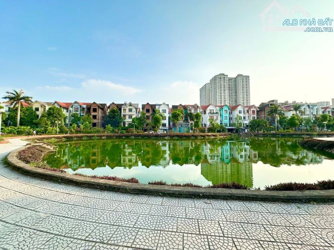 Bán biệt thự 3 tầng tại KĐT Mới Cầu Bươu 360m2, 4 thoáng, view hồ, công viên, chỉ 75 tỷ.