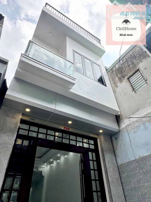 Bán nhà phố Cột Đèn - Dư Hàng sân cổng rộng, Oto cách nhà 10m cực nông