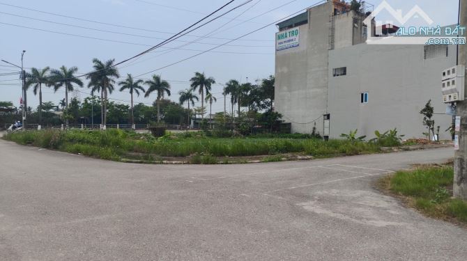 LÔ GÓC TẠI NGÃ TƯ  ĐẤT ĐẤU GIÁ ĐỒNG ÔNG ĐAN PHƯỢNG.VỈA HÈ, MẶT TIỀN RỘNG, Ô TÔ CHẠY QUANH