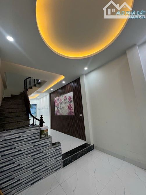BÁN NHÀ PHÚC DIỄN CỰC HIẾM- Ô TÔ ĐỖ CỬA - DÂN XÂY SỊN SÒ - HAI MẶT THOÁNG - 7 PHÒNG SẴN Ở