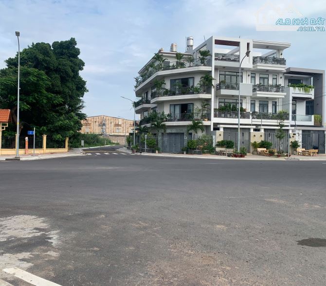 Bán lô góc 2 MT đường 30m khu 38 Ha Tân Thới Nhất- 7x20m, giá tốt 14,6 tỷ tl