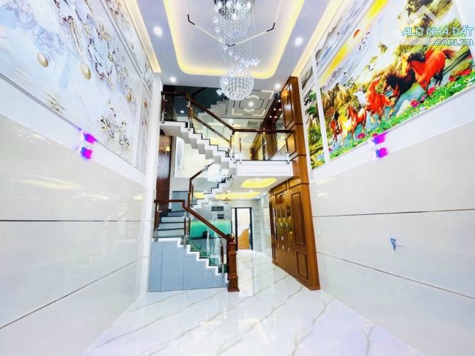 BÁN NHÀ HXH Dương Đức Hiền, Tân Phú 4 tầng 108m2 (4,3x25).Nhà đẹp ở ngay. Giá chỉ 11,5 tỷ.