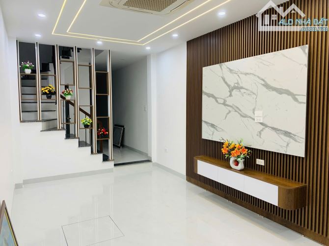 Nhà 5 tầng Văn Cao 48m quận Ba Đình Hà Nội mới thanh máy view thoáng qua Hồ Tây gần tiện í