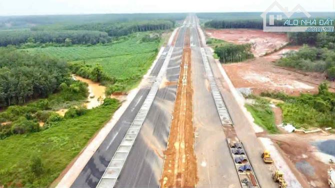 120m² có 100m² đất ở mặt đường xuyên tâm 32m Tân Tiến Đồng Phú chỉ 365 triệu