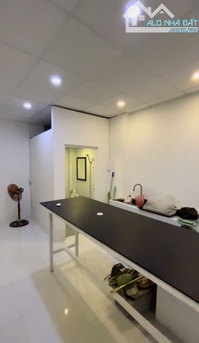 NHÀ CẤP 4-HXH – GẦN GREEN RIVER Q8– NỞ HẬU – DT ~90M² – GIÁ NHỈNH 5 TỶ – PHÁP LÝ CHUẨN