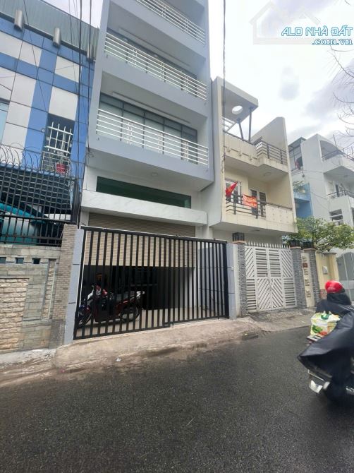 Bán Building HxH Cao Thắng  – 2 Mặt Tiền – Hầm 6 Lầu – Nhà Trống Giao Ngay 27 tỷ 526m2 sxd