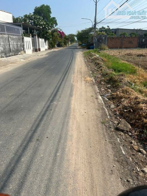 Sát quốc Lô 51 lại đường nhựa 1 xẹt chỉ 1ty5xx cho TPHCM