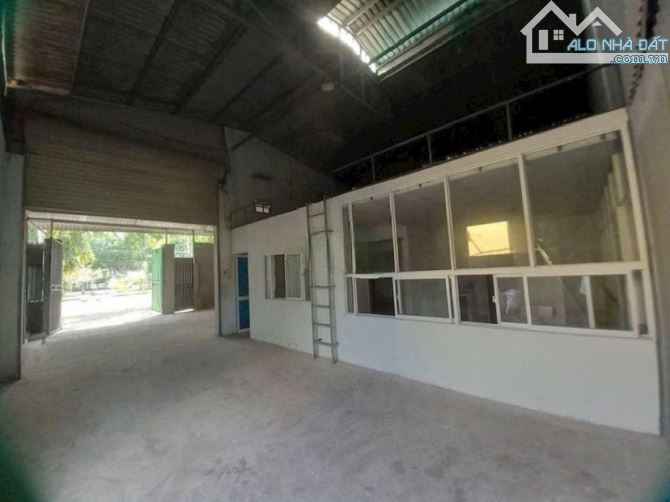 Cho thuê Kho 220 m2 đường Võ Văn Kiệt 7 triệu tiện chứa hàng
