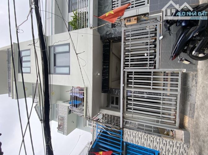 BÁN CĂN HỘ 4LẦU 12PHÒNG  PHÚ MỸ QUẬN .7   12 PHÒNG CHO THUÊ 13 WC