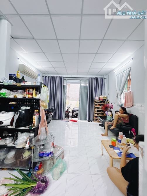 Nhà Hiếm - Giá Tốt hẻm 243 Tôn Đản Q4 💰4tỷ5 hơn 46m2 SHR