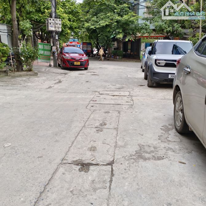 Nhà đẹp cạnh Parkcity 45m2- ngõ rộng- gần ô tô- chỉ hơn 6 t.i?