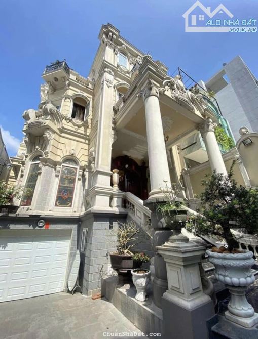 Bán Biệt Thự Cách Mạng Tháng 8, 300m2, 10x30m, 5 tầng, có hầm xe, đường nhựa Ô TÔ 8m