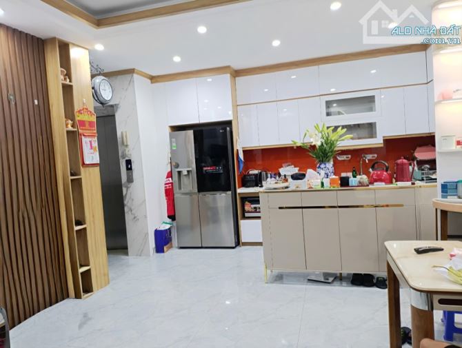 SIÊU PHẨM CHÙA BỘC – ĐỐNG ĐA- 6 TẦNG THANG MÁY – LÔ GÓC 2 THOÁNG – CHỈ 12 TỶ