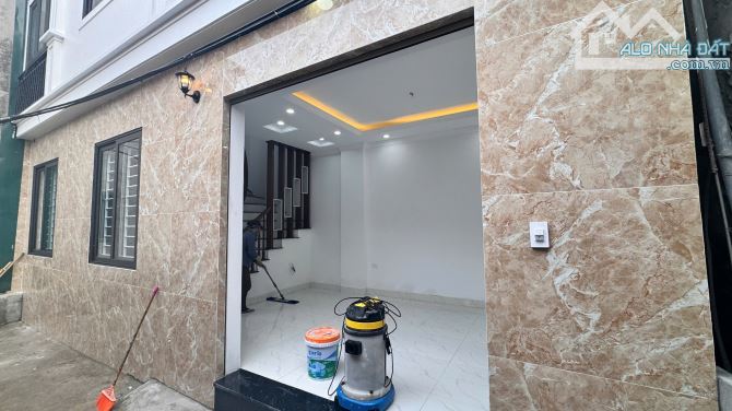 Bán nhà Tân Lập, Đan Phượng. 39m2 xây 4 tầng mặt thoáng rộng. Ngõ thông cách 180m đến Chợ.