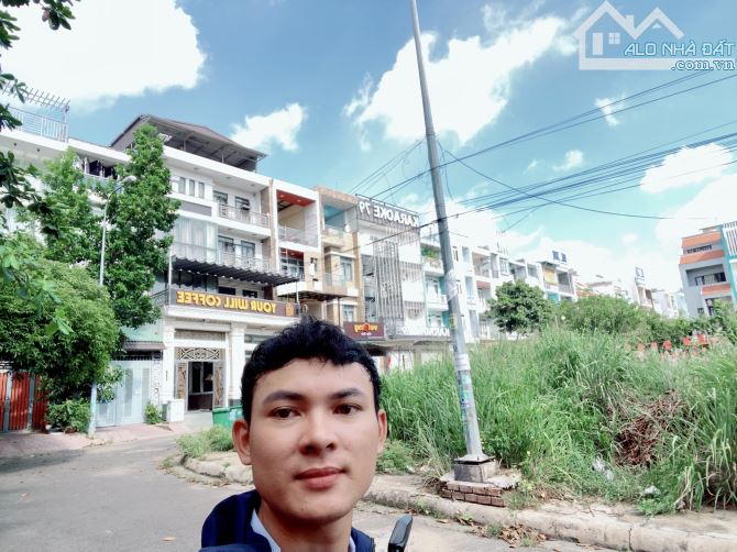 KHU KINH DOANH VIP - ĐƯỜNG NHỰA 8M THÔNG - VÀI PHÚT RA VINCOM - NGAY TRƯỜNG ĐH GTVT