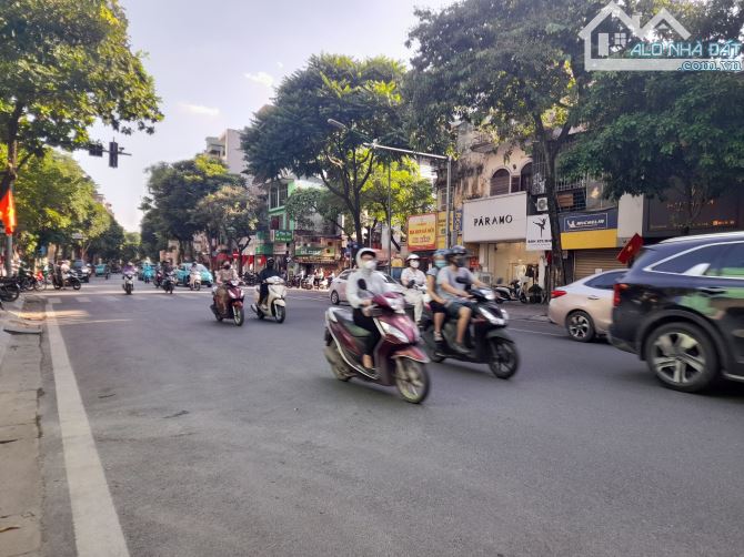 Tìm chủ cho lô đất kim cương Mặt Phố Huế DT: 320m2, 6 sổ, MT 10.5m, Giá 190 Tỷ